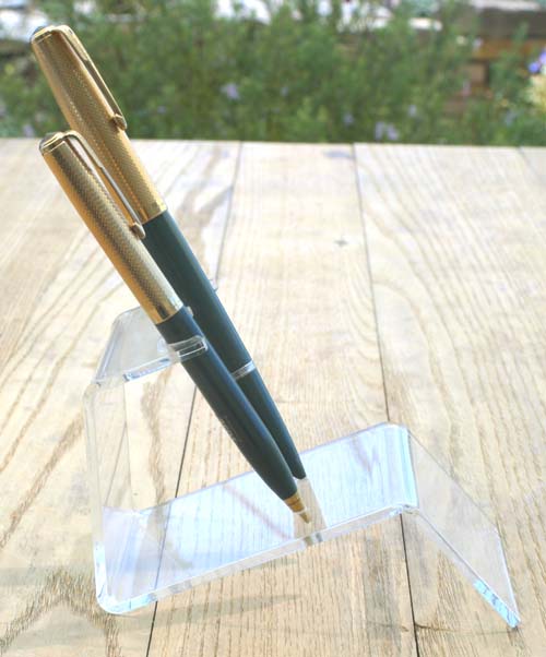 ACRYLIC PEN STAND THAT WILL SHOW-OFF 2 PENS (OR A SET).